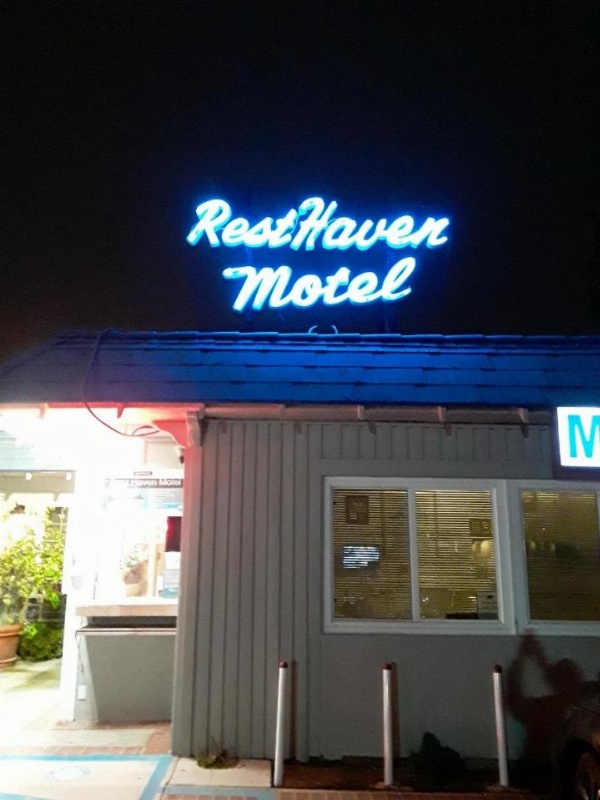 Rest Haven Motel image 2